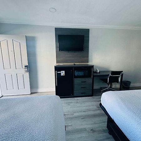 Surestay By Best Western Fresno Central Bagian luar foto