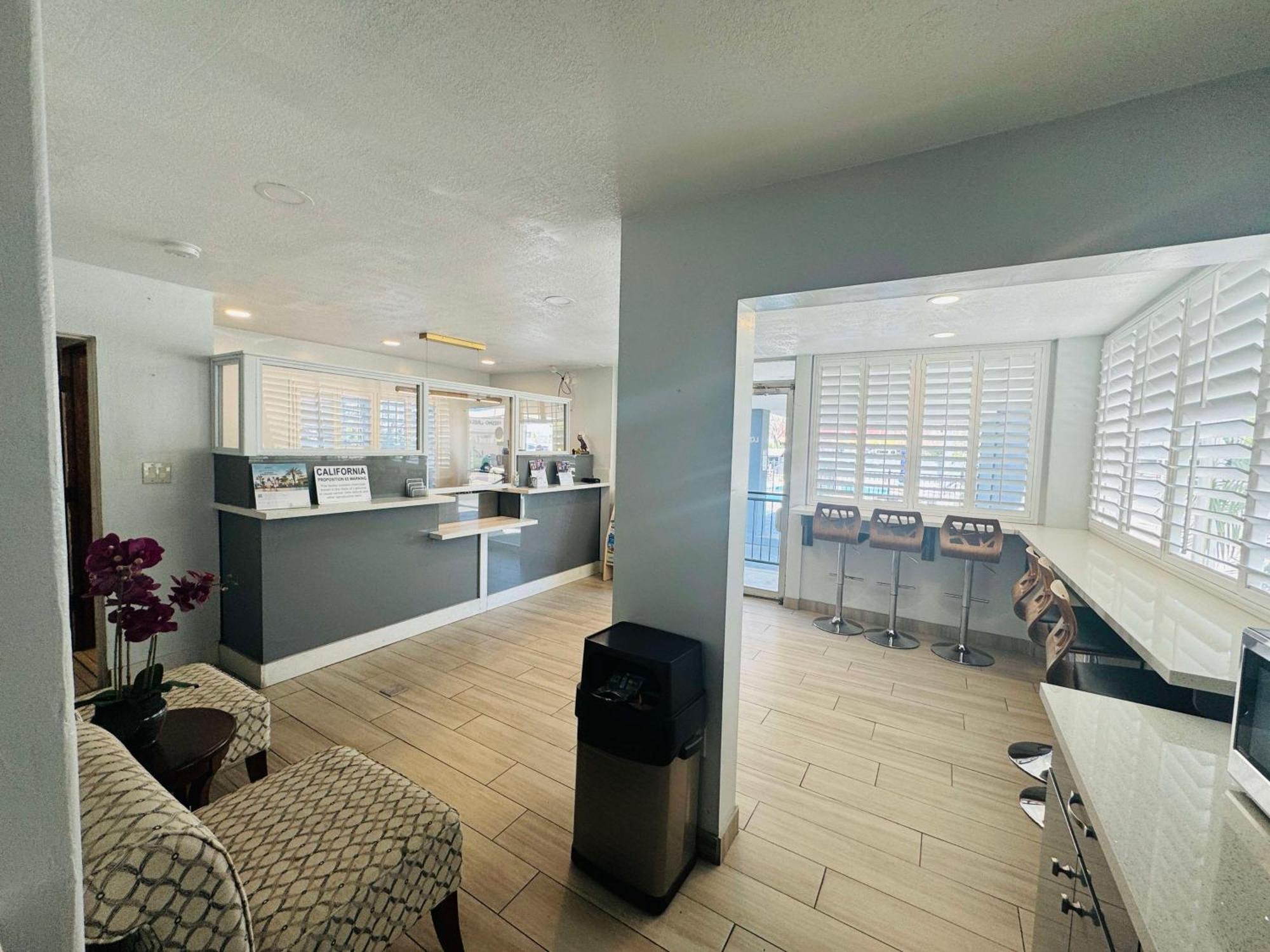 Surestay By Best Western Fresno Central Bagian luar foto