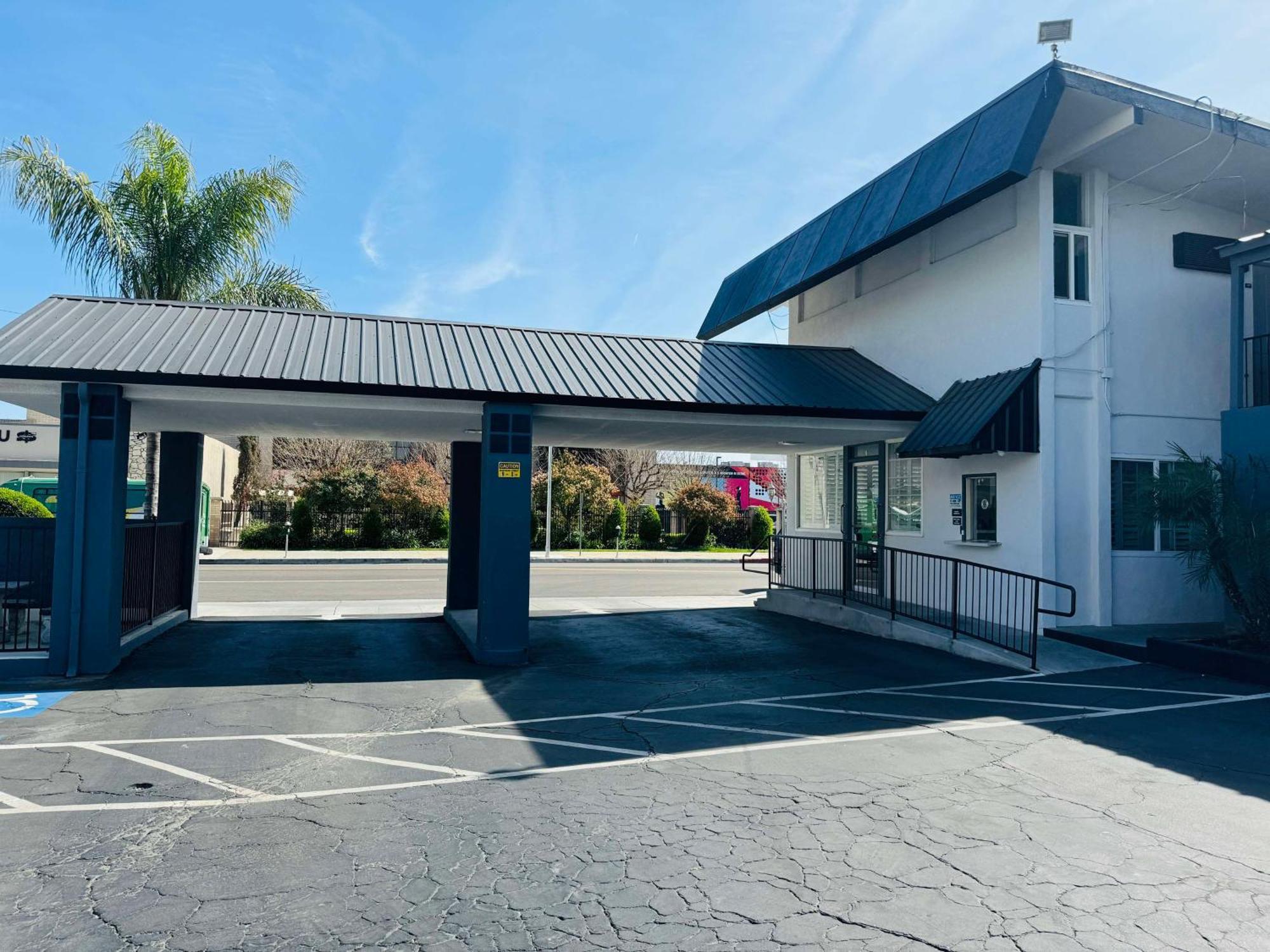 Surestay By Best Western Fresno Central Bagian luar foto