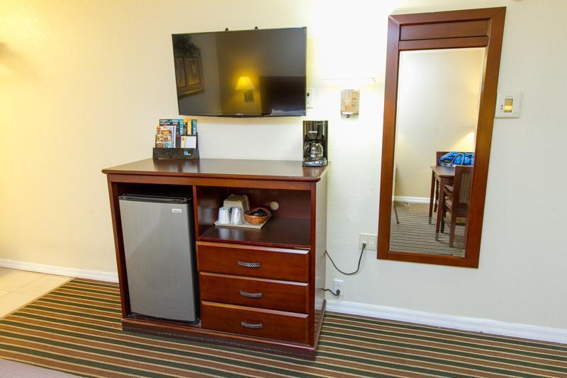 Surestay By Best Western Fresno Central Bagian luar foto